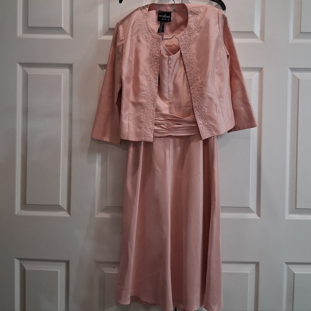 Positive Attitude Elegant Old Money Women's Size 8P Pink Two-Piece Dress Set